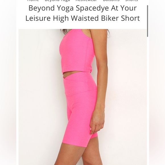 Beyond Yoga Spacedye At Your Leisure High Waisted v waist Biker Short size small - Picture 3 of 6